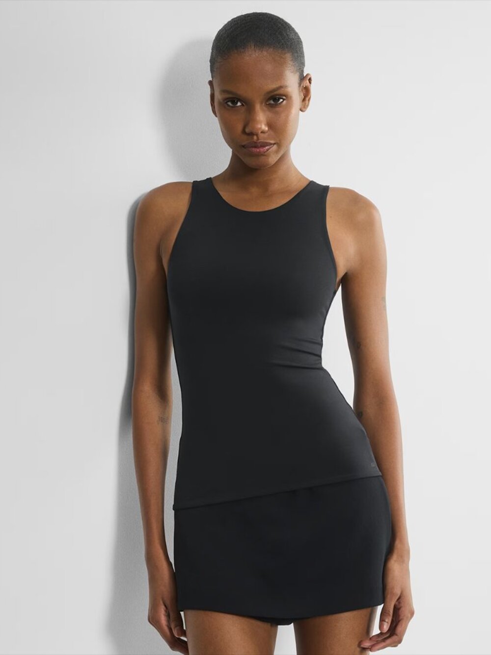 Aritzia Original Contour '90s Tank (Large Black)